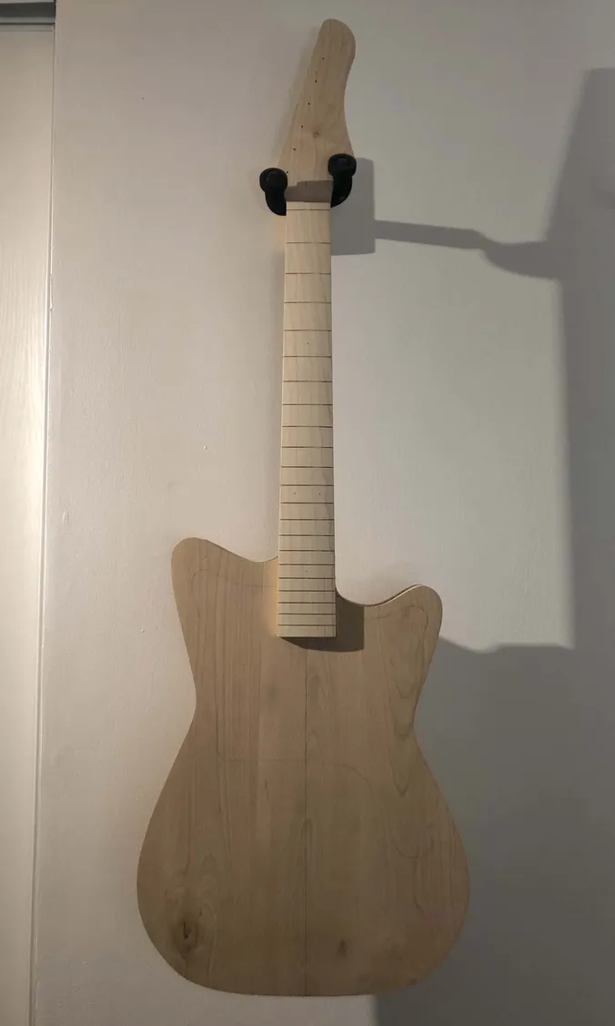 Guitar N°3 — 5.1